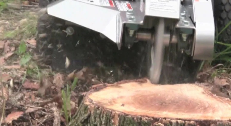 Dosko 691SP stronkenfrees aan het werk